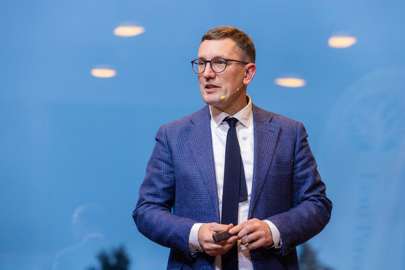 Estonia launches bold AI initiative to double productivity — Invest in ...