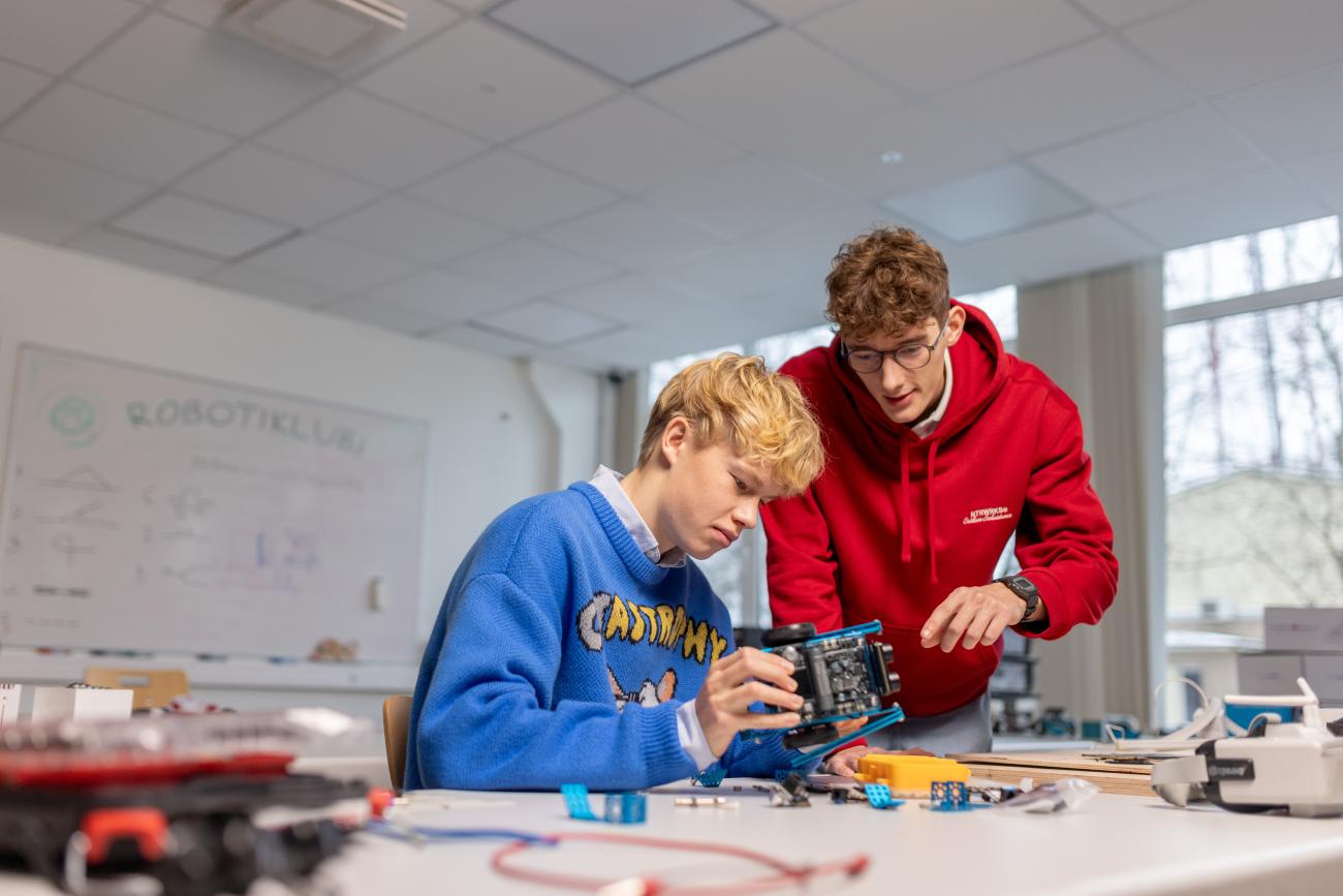 Estonia opens education-technology centre of excellence in Kyiv
