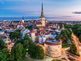 Estonia: Tallinn Old Town at dusk